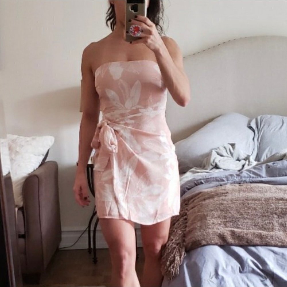 Superdown Floral Pale Pink Strapless Faux Wrap mini Dress Size XS